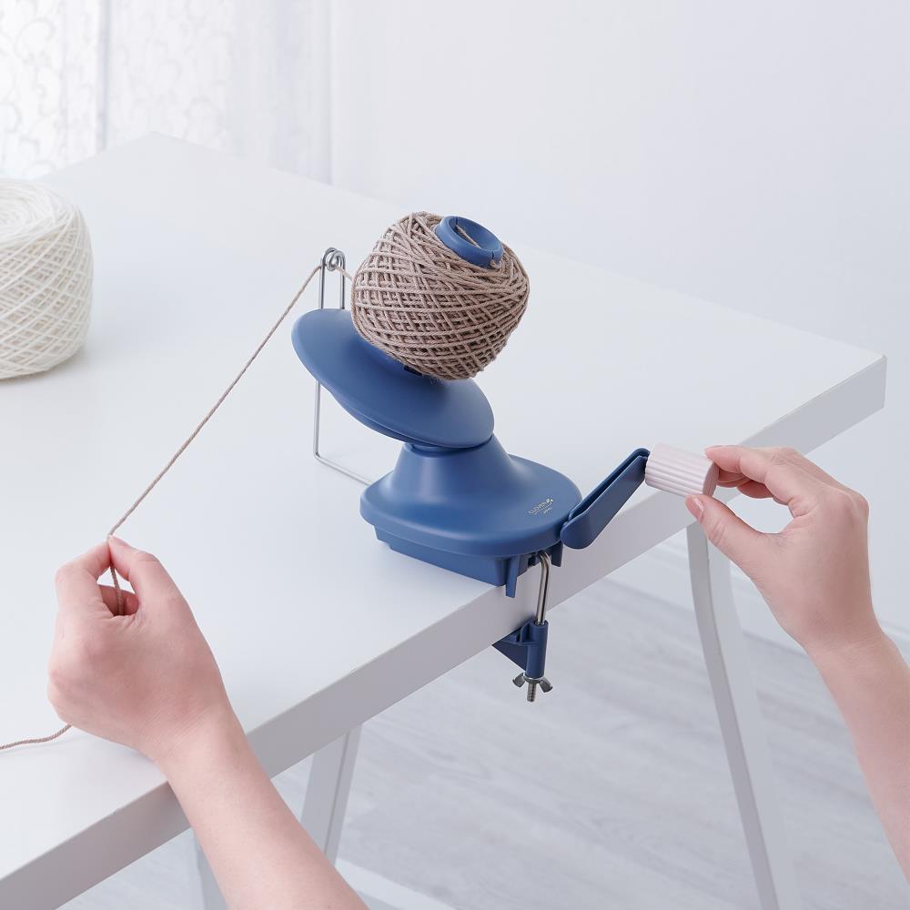 Clover Yarn Ball Winder