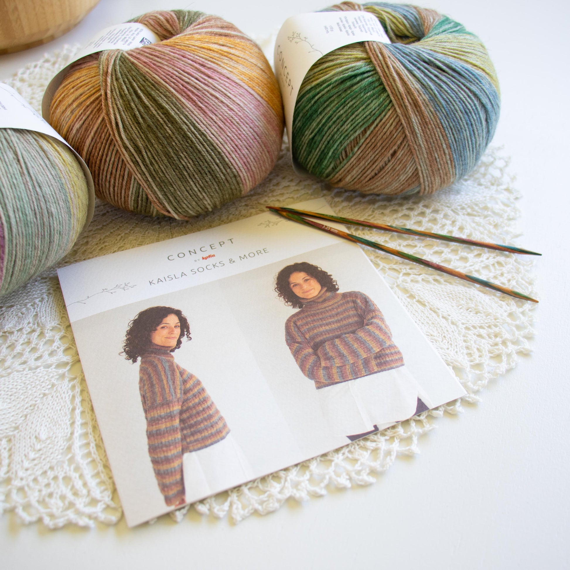 Free pattern leaflet with the purchase of two or more balls of Katia Kaisla