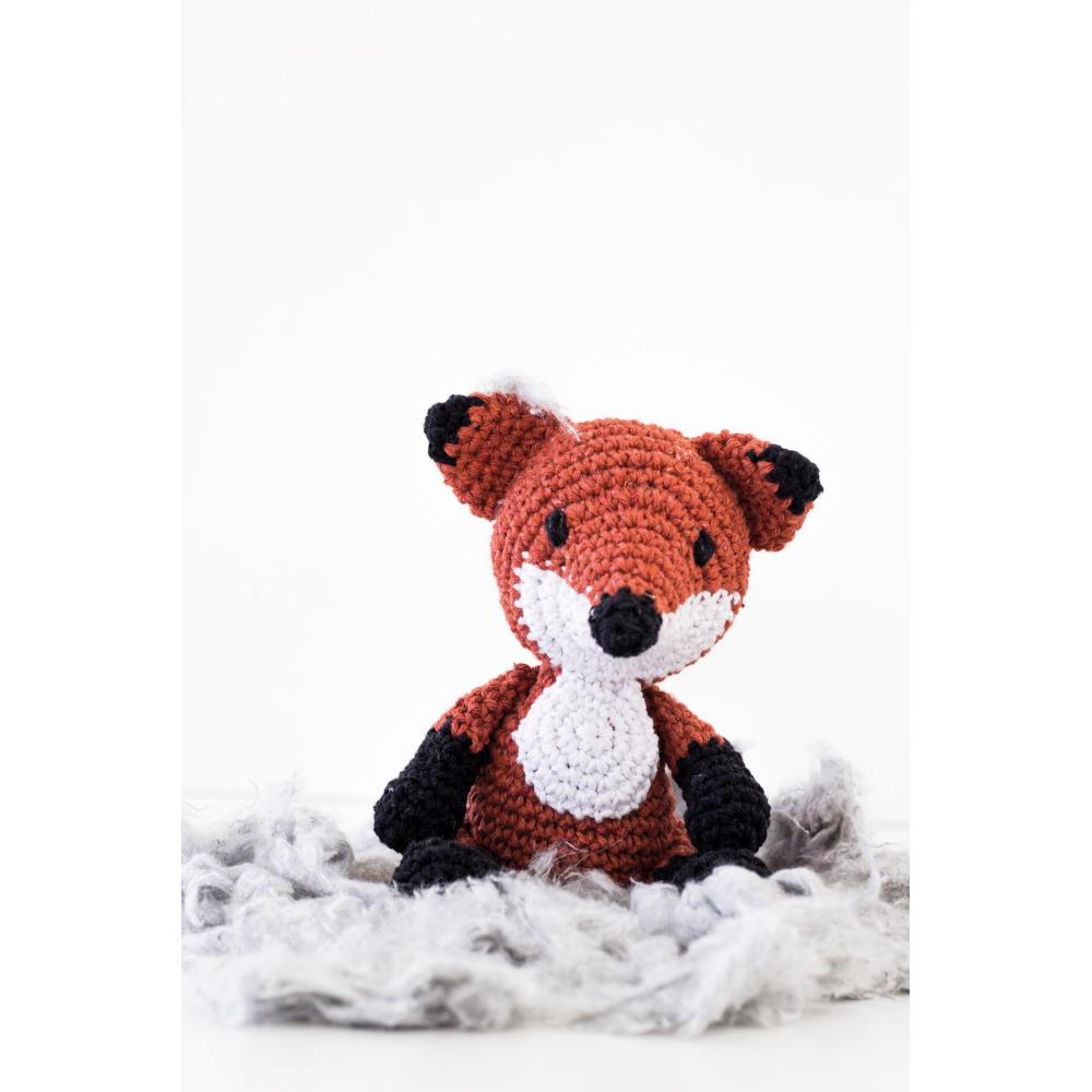 Hoooked Crocheted Amigurumi "Fergie" Fox Kit