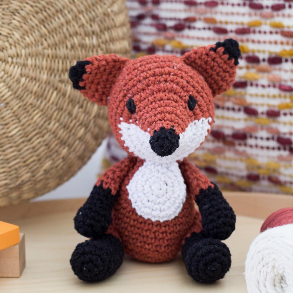 Hoooked Crocheted Amigurumi "Fergie" Fox Kit