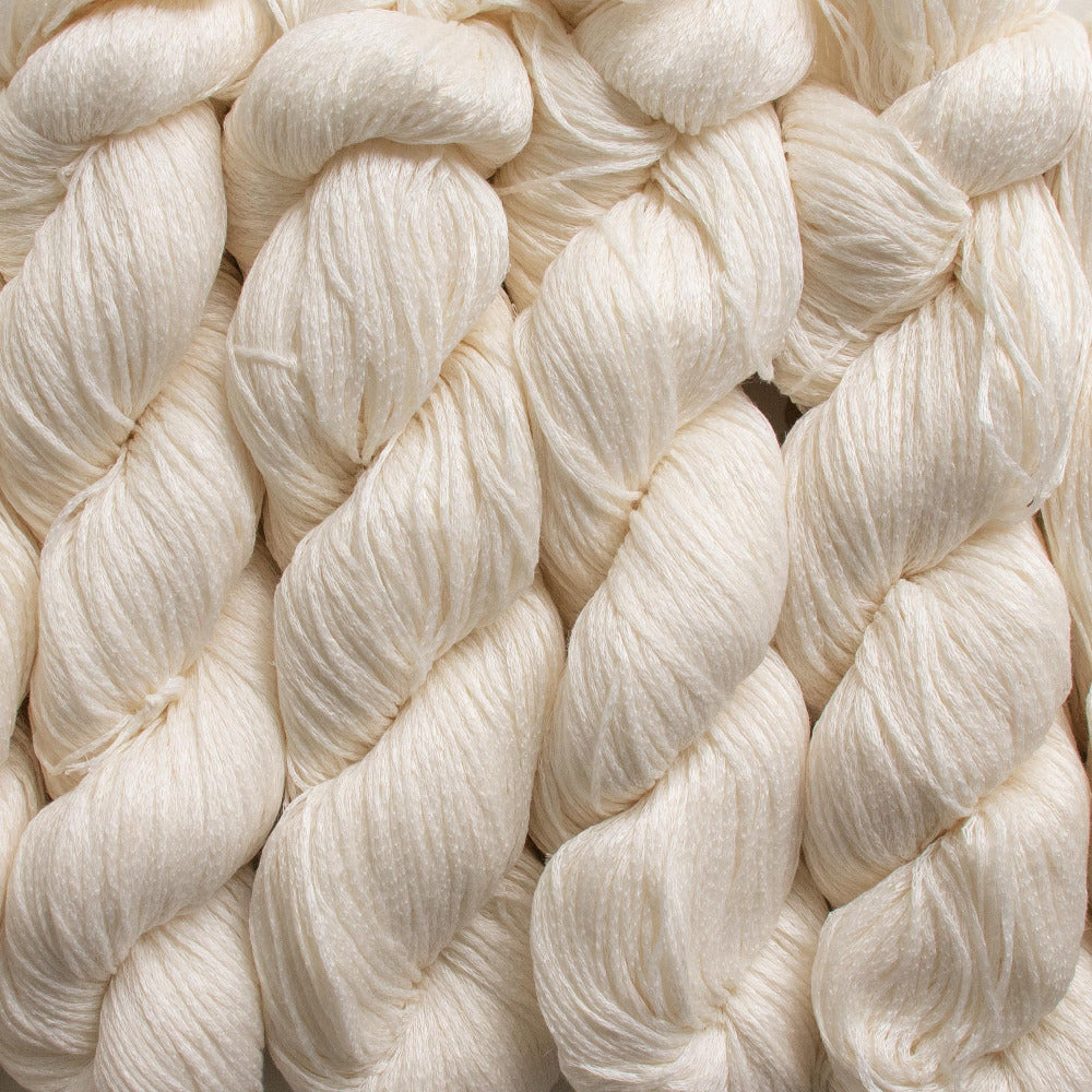 Juniper Moon Damask 00 Ivory