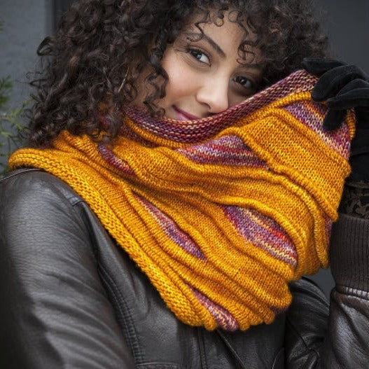 Malabrigo Book 18 "Rios and Washted" Tartine Two Colour Welt Pattern Cowl